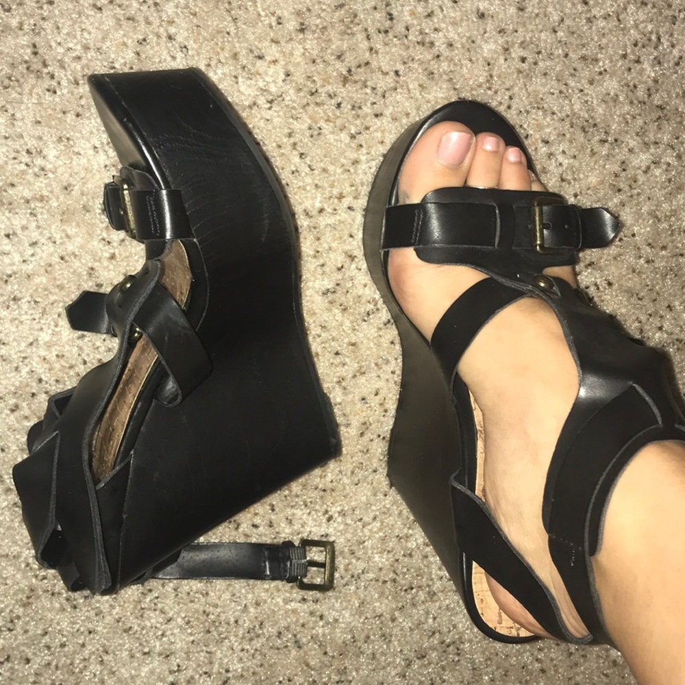Barely Worn Guess Brand Black Wedges